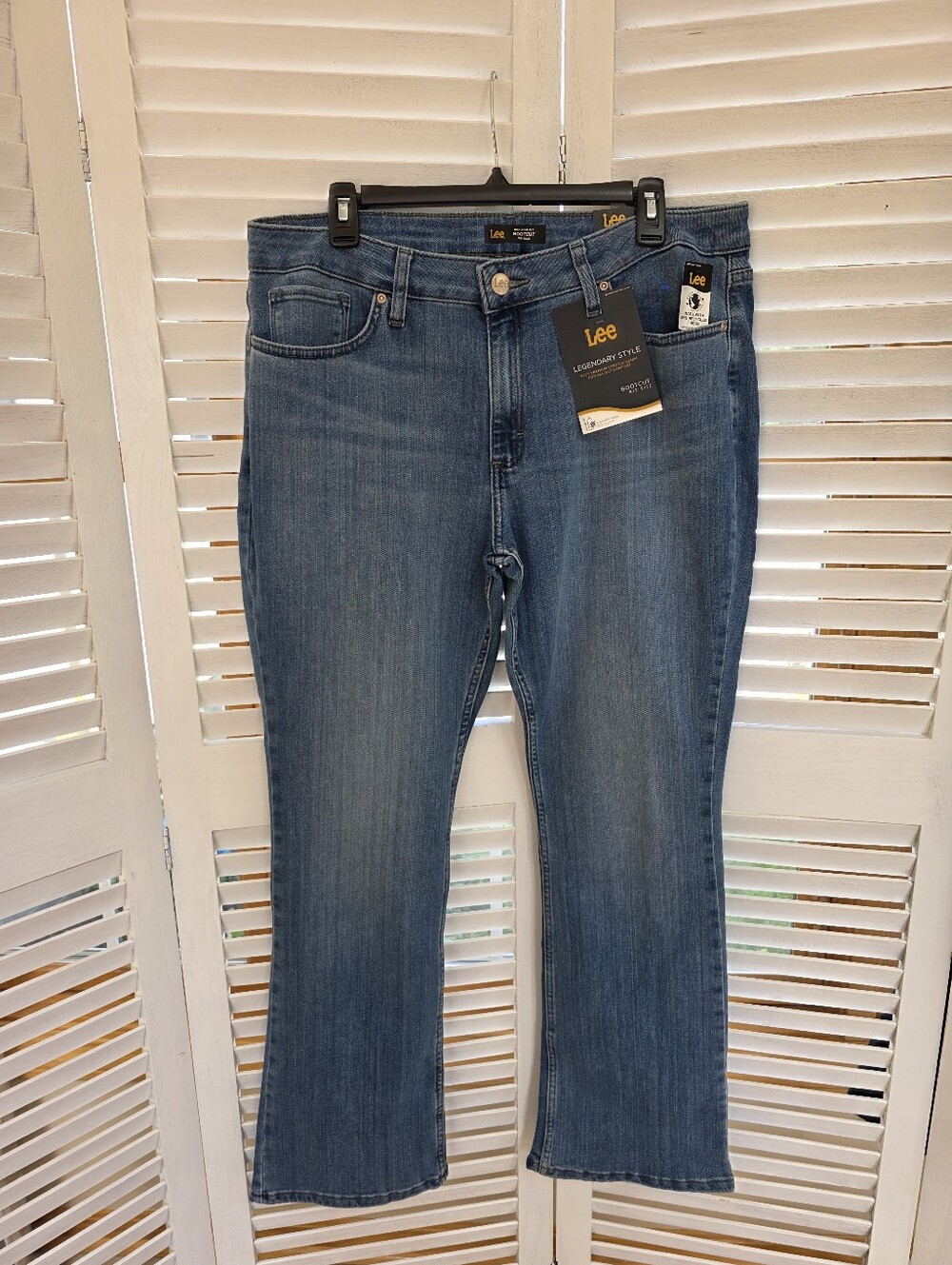 Lee Women's Legendary Style Bootcut Mid Rise Jeans Size 16 Medium